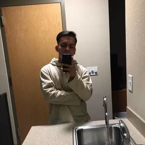 Meet your Posher, Derrick